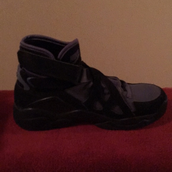 Shoes - Picture 2 of 4